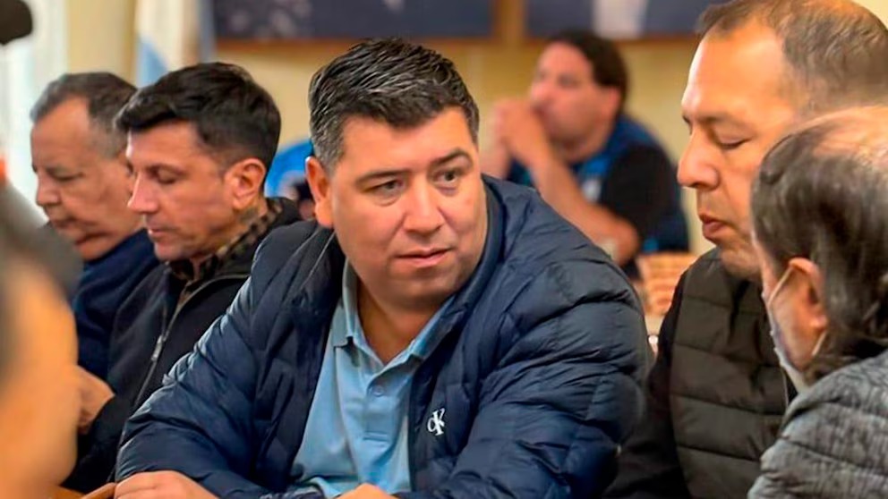 Los nuevos integrantes del triunvirato de la CGT salieron al cruce del proyecto oficial y advirtieron que el movimiento obrero “irá a la Justicia y a la calle” .