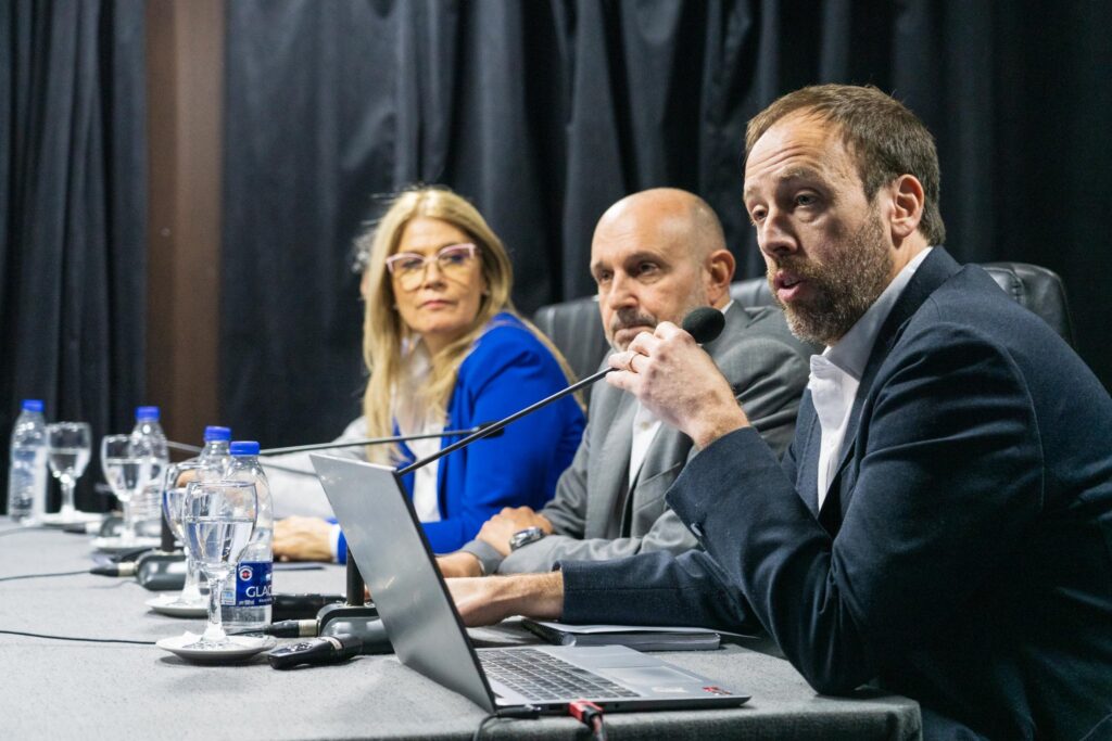El ministro de Economía, Pablo López, detalló esta semana en la Legislatura bonaerense los principales lineamientos del Presupuesto 2026.
