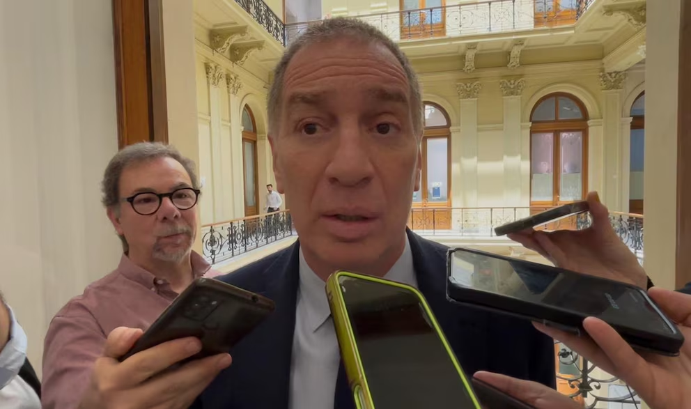 El flamante ministro del Interior, Diego Santilli, tras encabezar su primera reunión como funcionario nacional.