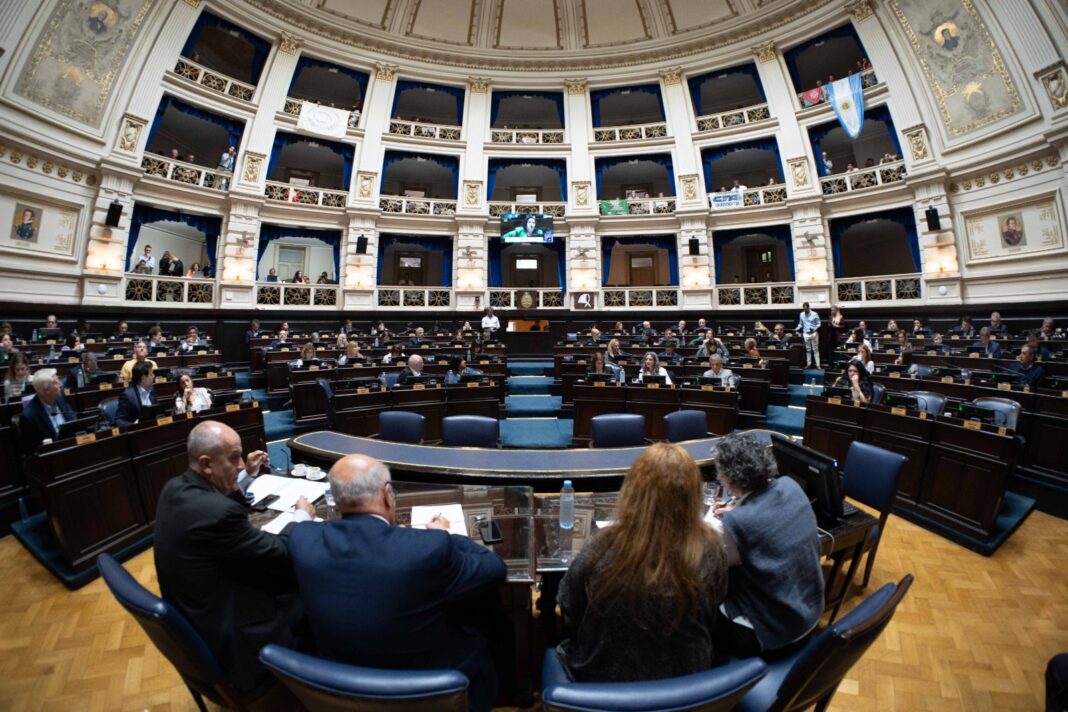 La Cámara de Diputados bonaerense sesiona para darle ingreso al Presupuesto 2026. Cómo vienen los números y qué exige la oposición.