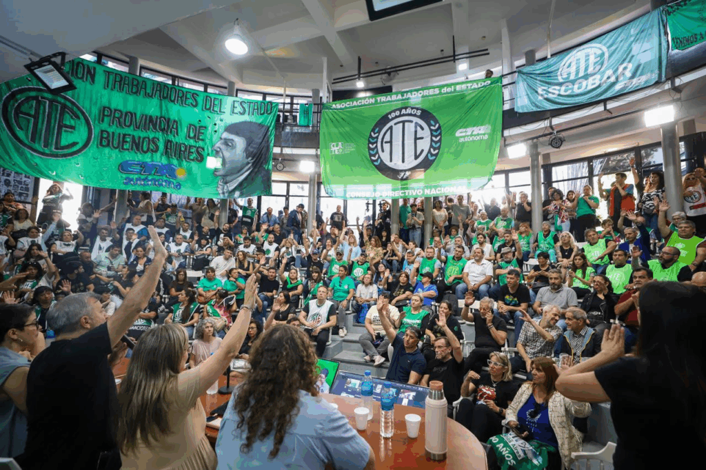 Tras un plenario, ATE lanzó un paro nacional con movilizaciones en todo el país contra la reforma laboral de Javier Milei.