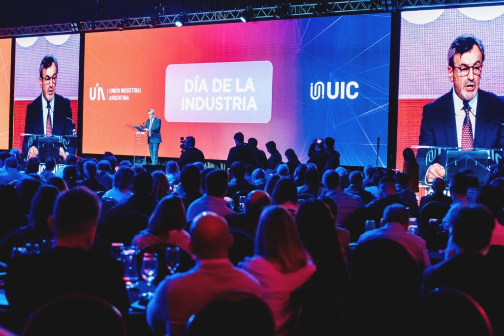 El ministro de Economía, Luis Caputo, mantendrá un encuentro con el titular de la UIA, Martín Rappalini.