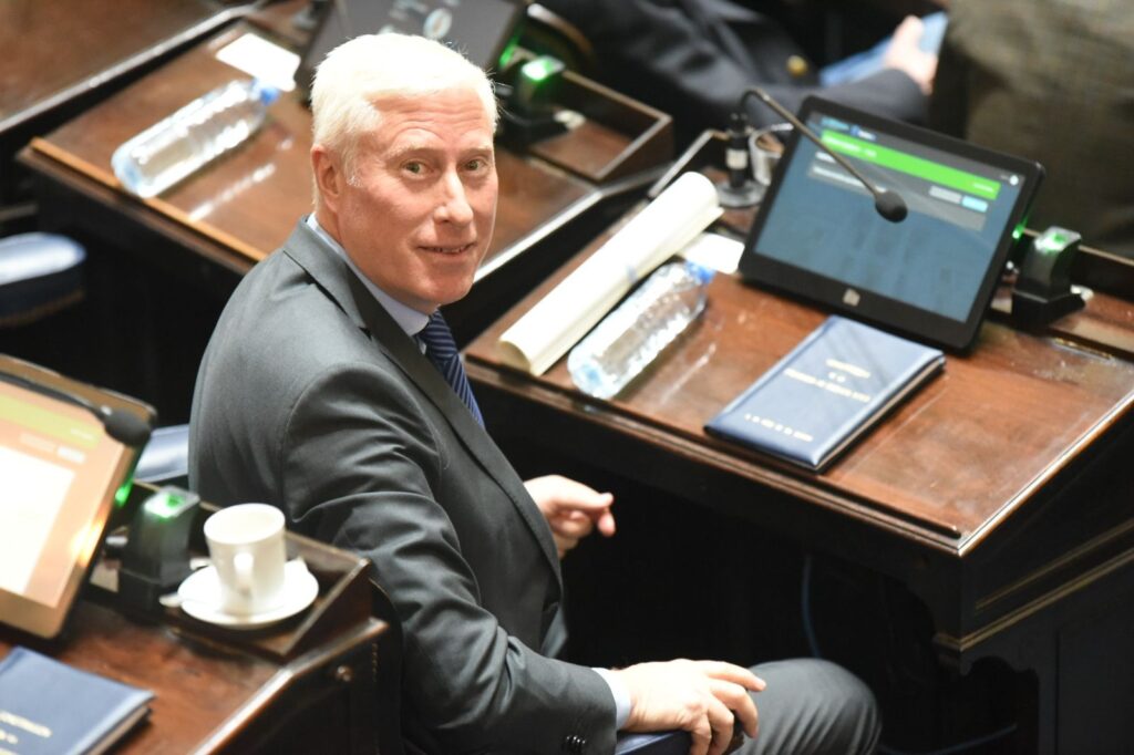 Gustavo Coria abandonará la Cámara de Diputados para ser reemplazado por el libertario Lan Hao Yuan.