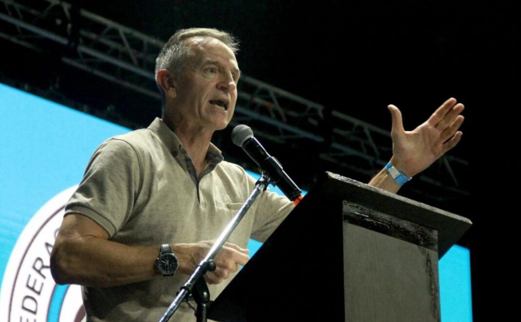 Uno de los nuevos integrantes del triunvirato de la CGT, Jorge Sola, advirtió que el Gobierno no convocó a los gremios para discutir la reforma laboral.