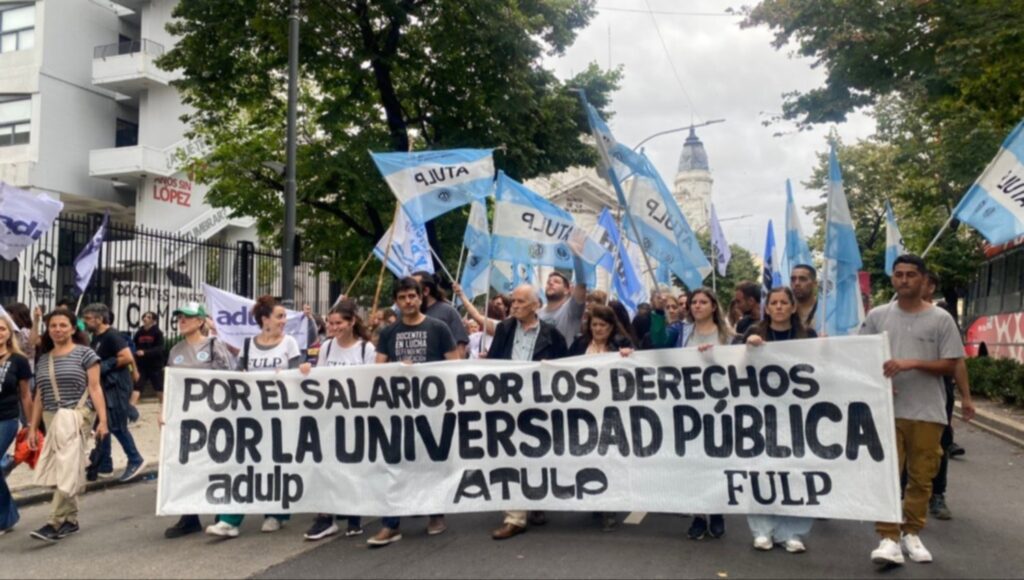 
Nodocentes de la UNLP convocaron un paro para el jueves 20 de noviembre y acortan la semana a dos días.