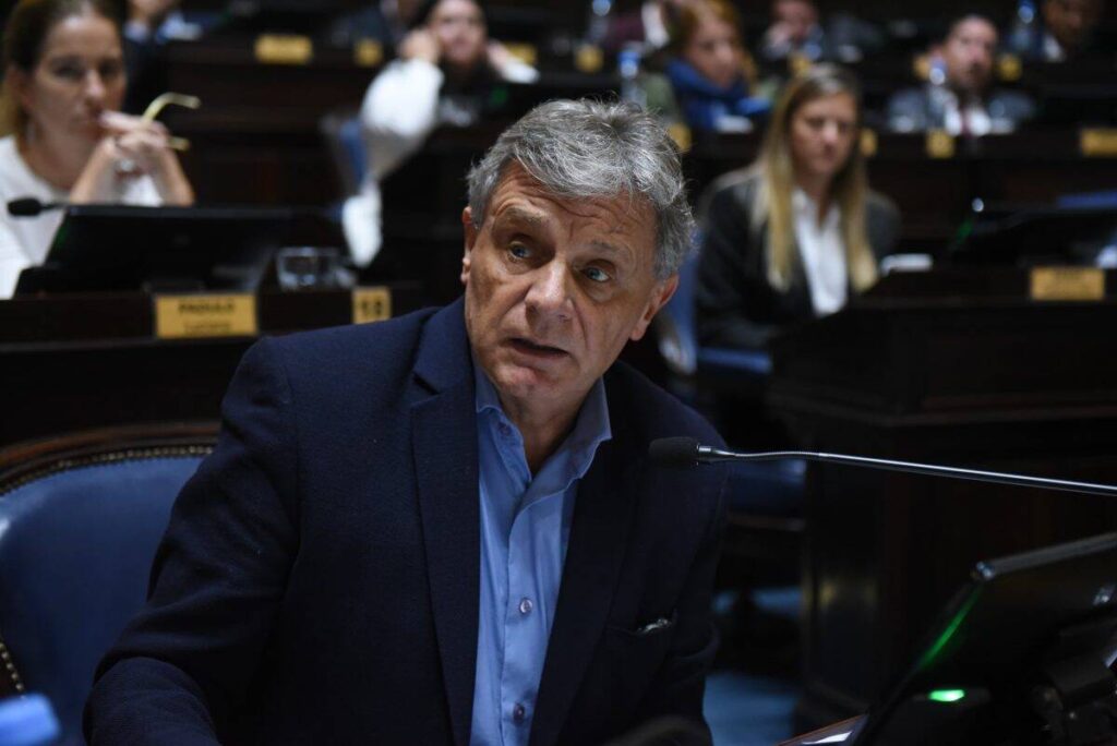 El diputado Gustavo Pulti cuestionó la postura de la oposición de hacer caer el endeudamiento de Axel Kicillof durante la negociación por el Presupuesto.