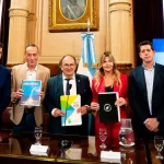 Intendentes bonaerenses cruzan a Milei por el freno a la creación de dos universidades Los intendentes bonaerenses de Cañuelas y Saladillo cruzaron al Gobierno de Javier Milei por el freno que puso en el Senado a la creación de dos universidades claves.