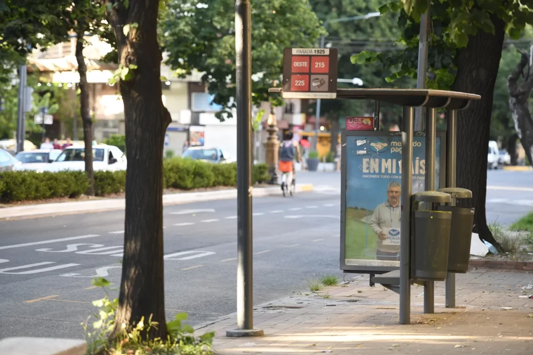 La UTA alertó a las cámaras empresariales con un llamado a un paro de colectivos si continúa vigente la idea de pagar el sueldo y el aguinaldo en cuotas.