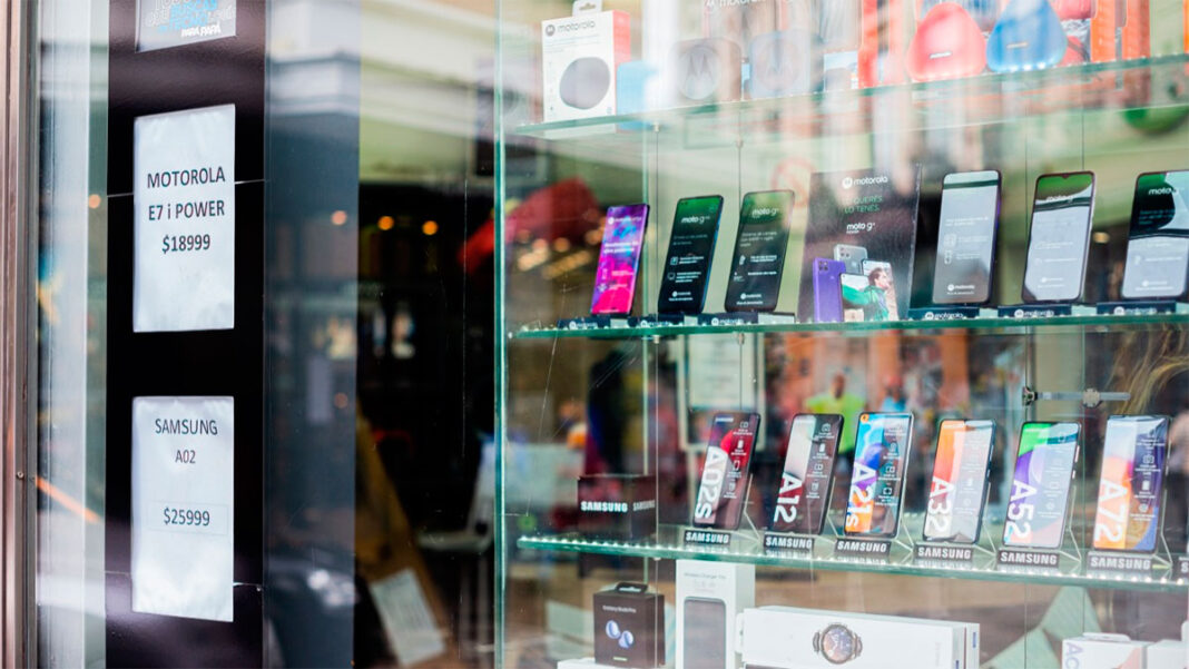 La diputada bonaerense, Nazarena Mesías, propone crear un registro único de operadores de celulares para desarticular el mercado ilegal y desalentar el robo de los equipos.