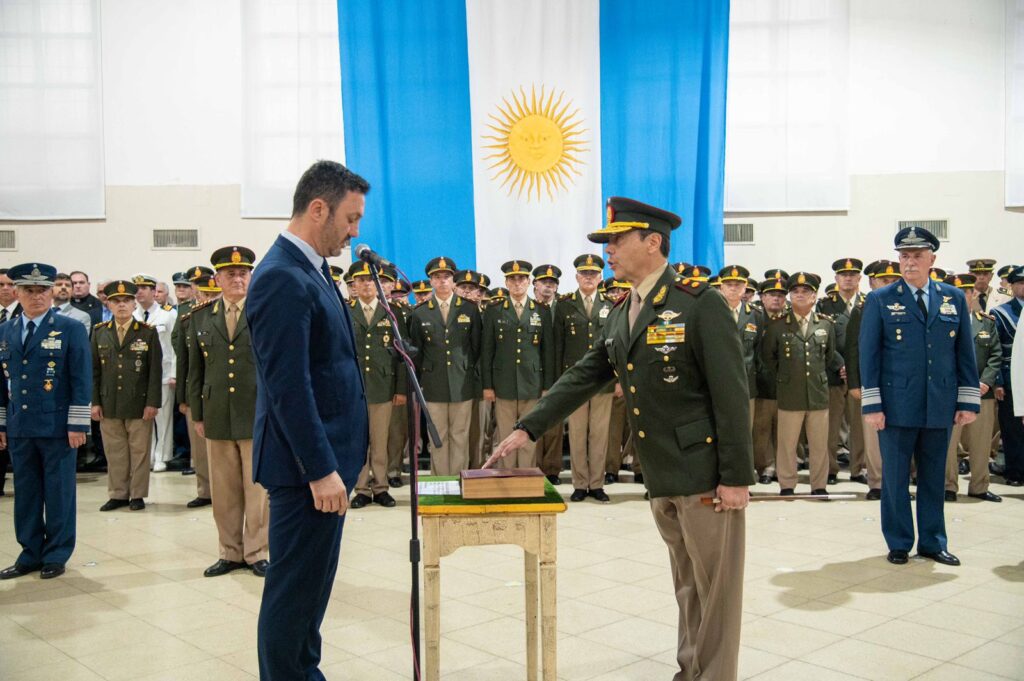 Gabinete de Milei: el jefe del Ejército, Carlos Alberto Pestri, reemplazará a Petri como ministro de Defensa.