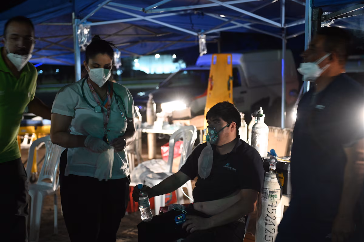 El ministerio de Salud de la provincia de Buenos Aires puso a disposición recursos, personal y hospitales bonaerenses para atender a los afectados por la explosión en el parque industrial.