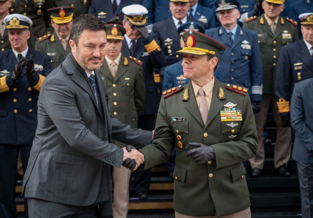 Luis Petri felicitó a Carlos Presti por su designación al frente del Ministerio de Defensa.