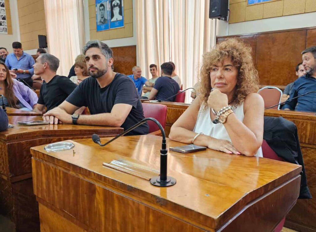 Guido García y Angélica González, los líderes de la Coalición Cívica con banca en el Concejo Deliberante que presentaron un proyecto de ordenanza para regularizar las construcciones en Mar del Plata.