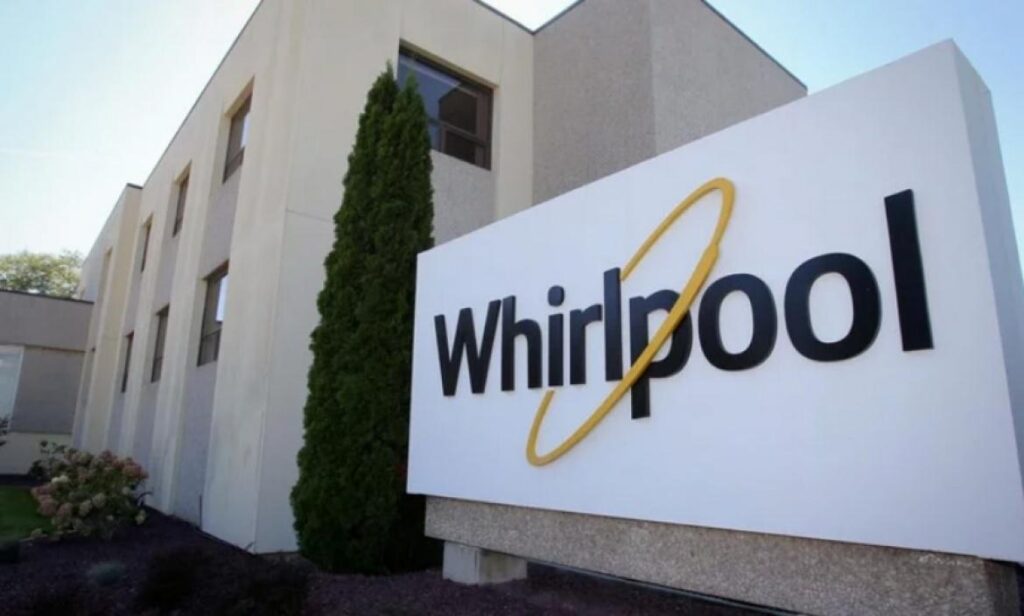 Whirlpool cerró su planta de Pilar y dejó a más de 200 trabajadores desempleados 1 La empresa Whirlpool cerró las puertas de la planta emplazada en el Parque Industrial de Pilar y dejó a más de 200 trabajadores desempleados.