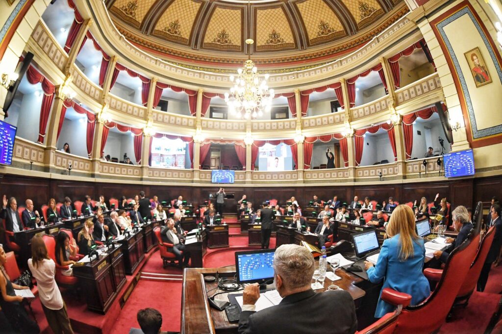 Sobre el final de la sesión, el Senado bonaerense aprobó la Ley Audiovisual de Kicillof.