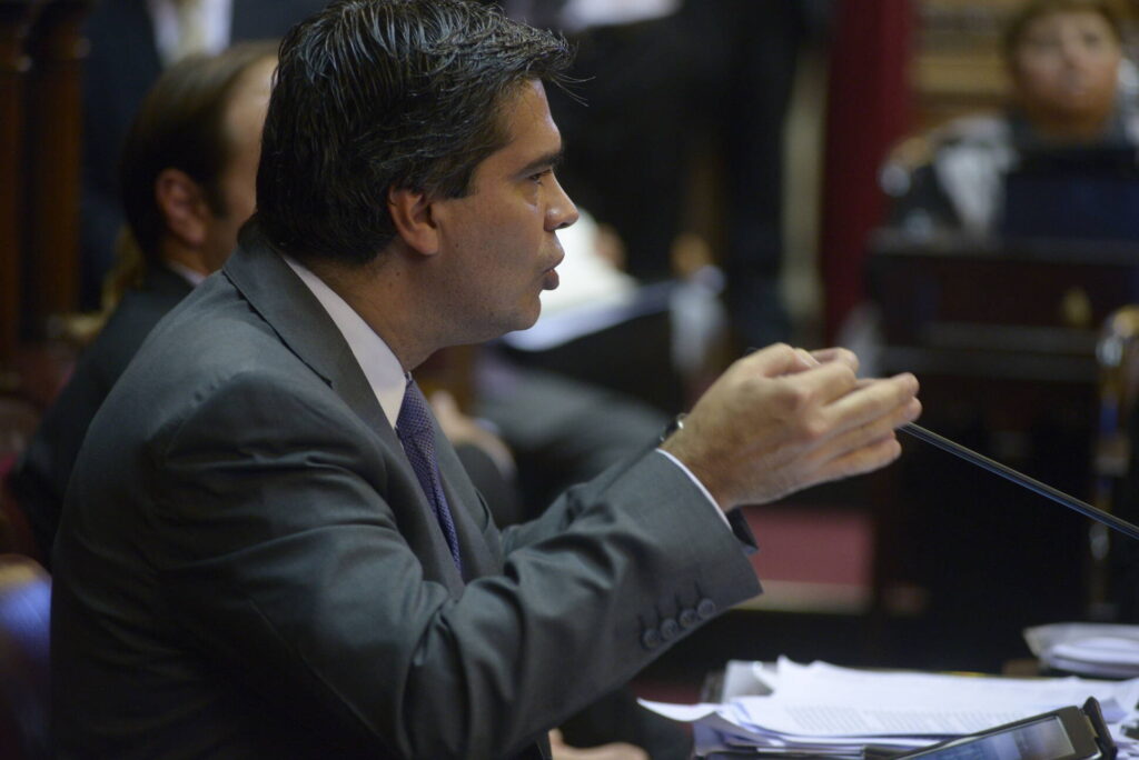 Jorge Capitanich vuelve al Senado de la Nación y se suma a los exgobernadores que darán volumen político a la discusión parlamentaria.