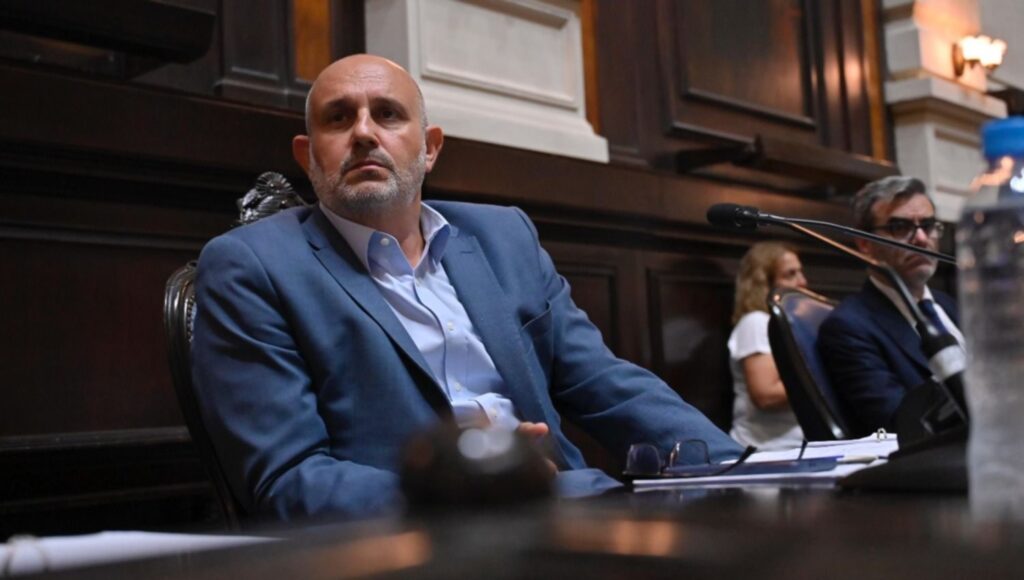 Choferes le presentaron una carta al presidente de la Cámara de Diputados en funciones, Alexis Guerrera.
