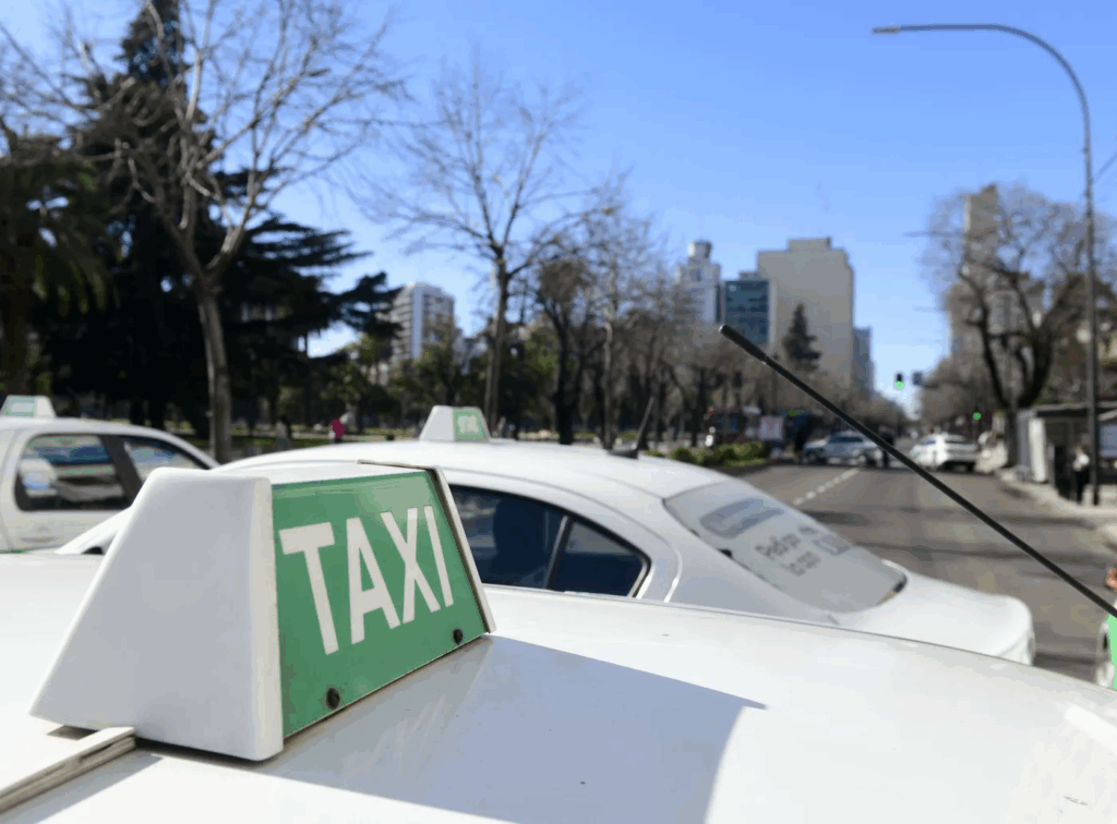 El Concejo Deliberante de La Plata avanza en un proyecto para legalizar las apps de transporte como Uber, Didi y Cabify.