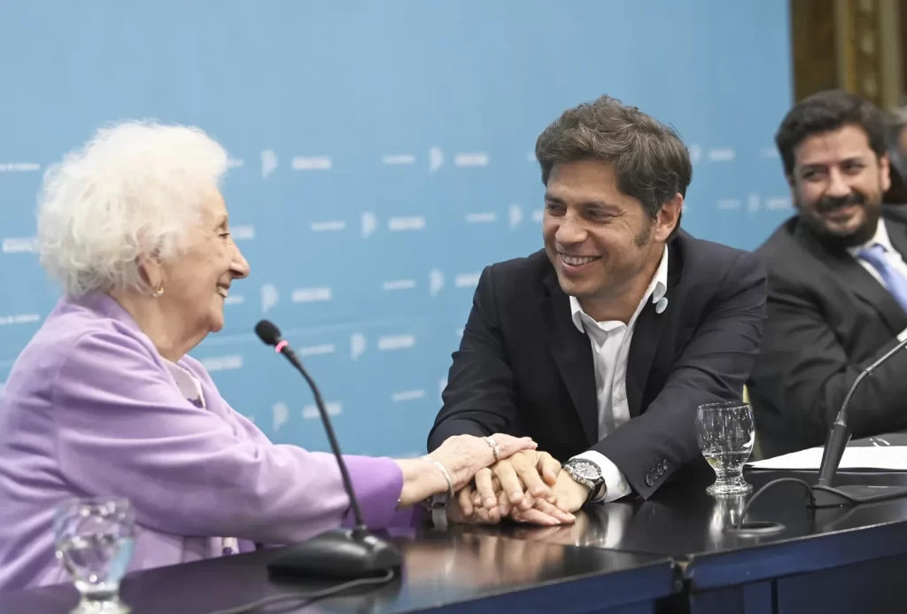 Kicillof participará de una marcha de Madres de Plaza de Mayo.