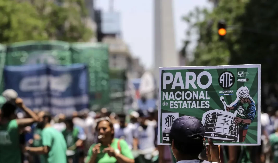 ATE se encuentra en alerta ante el posible cese de más de 70.000 contratos de trabajadores estatales, luego del 31 de diciembre.