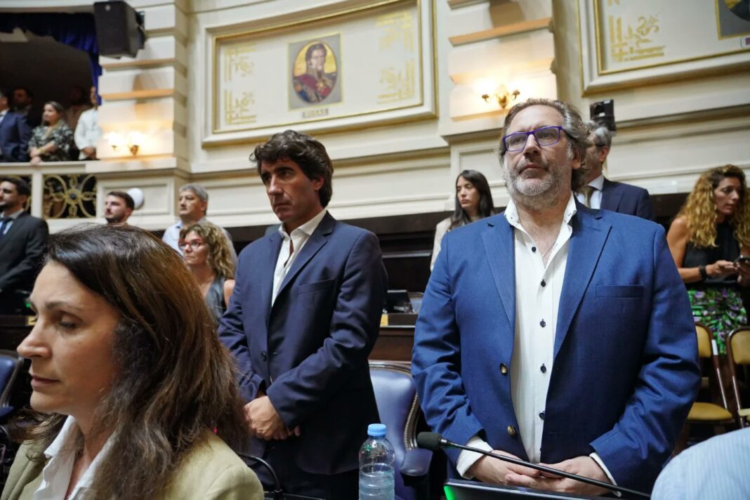 El diputado, Matías Civale, cuestionó las acusaciones sobre presuntos acuerdos en la Legislatura , y defendió el acompañamiento al endeudamiento.