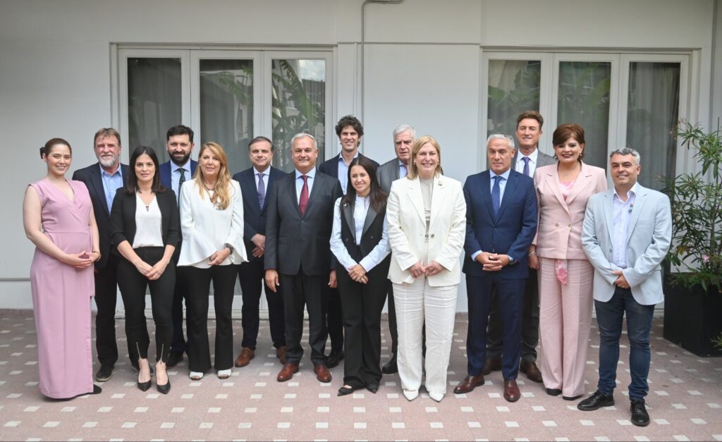 Provincias Unidas, Encuentro Federal y la Coalición Cívica oficializaron la creación del nuevo frente parlamentario, en Diputados.