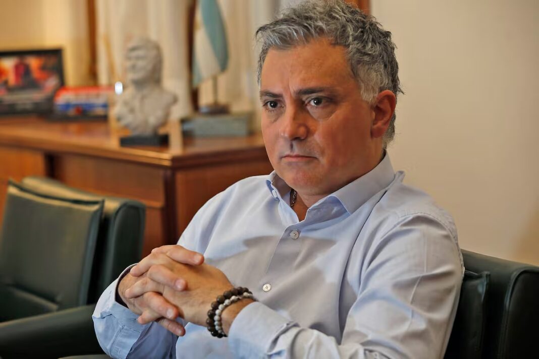 Sebastián Pareja aseguró que Nación no convalidará el endeudamiento para Kicillof y apuntó al supuesto acuerdo con el PRO.