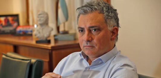 Sebastián Pareja aseguró que Nación no convalidará el endeudamiento para Kicillof y apuntó al supuesto acuerdo con el PRO.