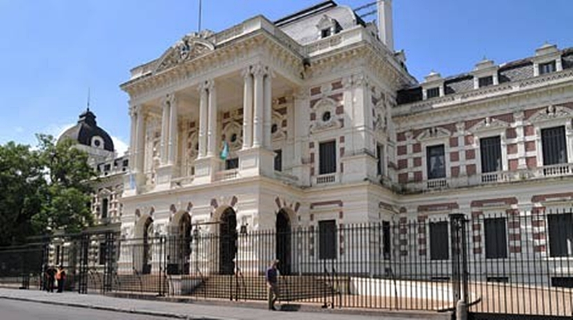 El senador Marcelo Leguizamón reclamó un mayor acceso público a los datos del Ejecutivo para determinar el coeficiente CUD.
