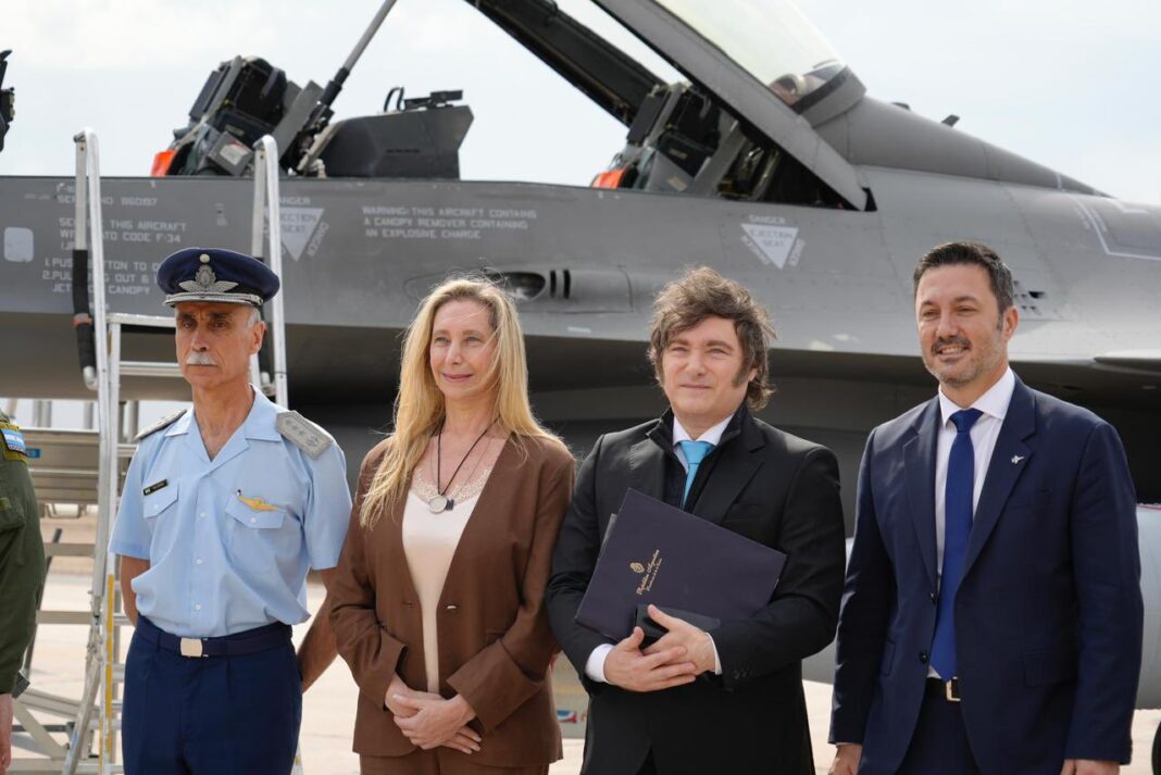 En la presentación de los nuevos aviones F-16, Milei sostuvo que el nuevo Ministro de Defensa tiene 