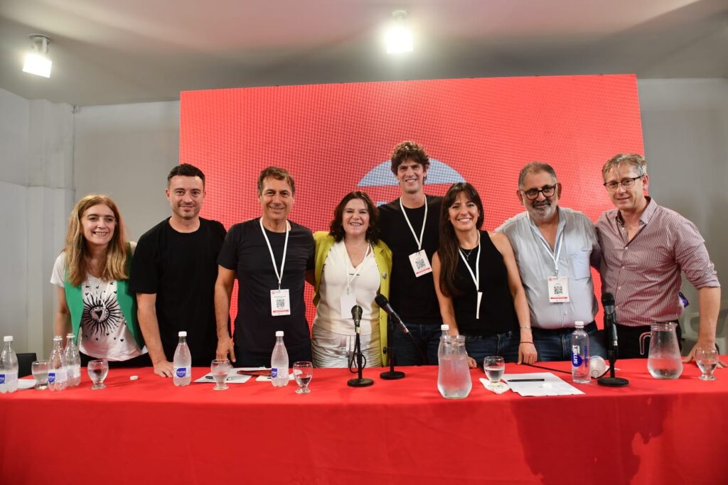 El reemplazo de Martín Lousteau al frente del Comité Nacional de la UCR se definirá el próximo 12 de diciembre.