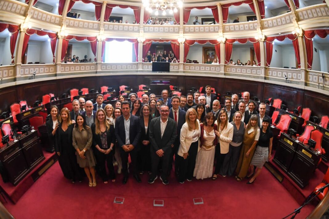 El Senado bonaerense le hizo entrega de las medallas a los integrantes de la Cámara alta que terminan su mandato el 10 de diciembres.