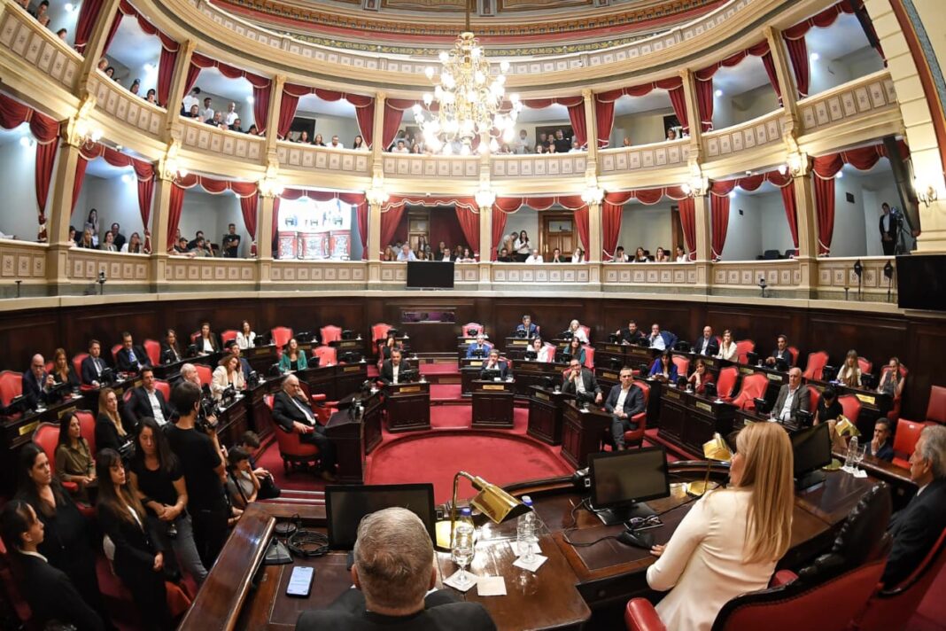 El Senado bonaerense tuvo su sesión preparatoria para tomarle juramento a sus 23 legisladores electos. La discusión por las autoridades se postergó.