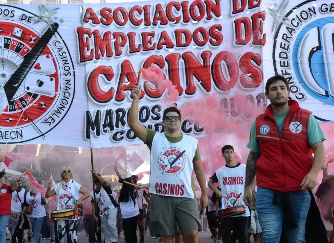 La Asociación de Empleados de Casinos Nacionales declaró la emergencia salarial y le exigió a Axel Kicillof 