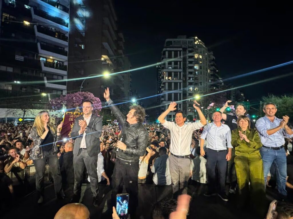 Con el objetivo de reactivar la campaña, el presidente de la Nación, Javier Milei, llega este viernes a Córdoba para encabezar una caravana con miras a su reelección 2027.