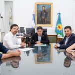 25 de Mayo: Kicillof traspasó el CAPS al municipio y le puso fin a su pelea política con Egüen El gobernador bonaerense, Axel Kicillof, le transfirió el CAPS al intendente de 25 de Mayo, Ramiro Egüen, lo que puso fin a una larga pelea política.