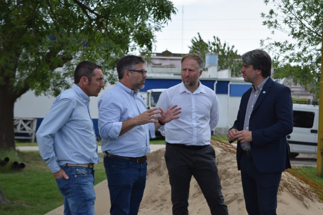 El intendente de Magdalena, Lisandro Hourcade, recibió al presidente de Aguas Bonaerenses S.A. (ABSA), Hugo Obed.