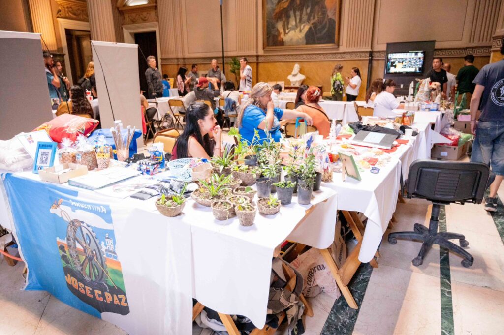 El 1° Parlamento Bonaerense de la Discapacidad contó con participación de centros de día y talleres protegidos de distintos puntos de la provincia de Buenos Aires.