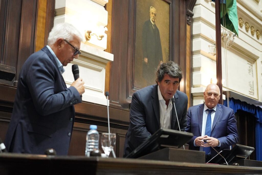La Cámara de Diputados bonaerense definió que las vicepresidencias vacantes quedarán para el legislador radical Matías Civale y para la libertaria dialoguista, Blanca Alessi.
