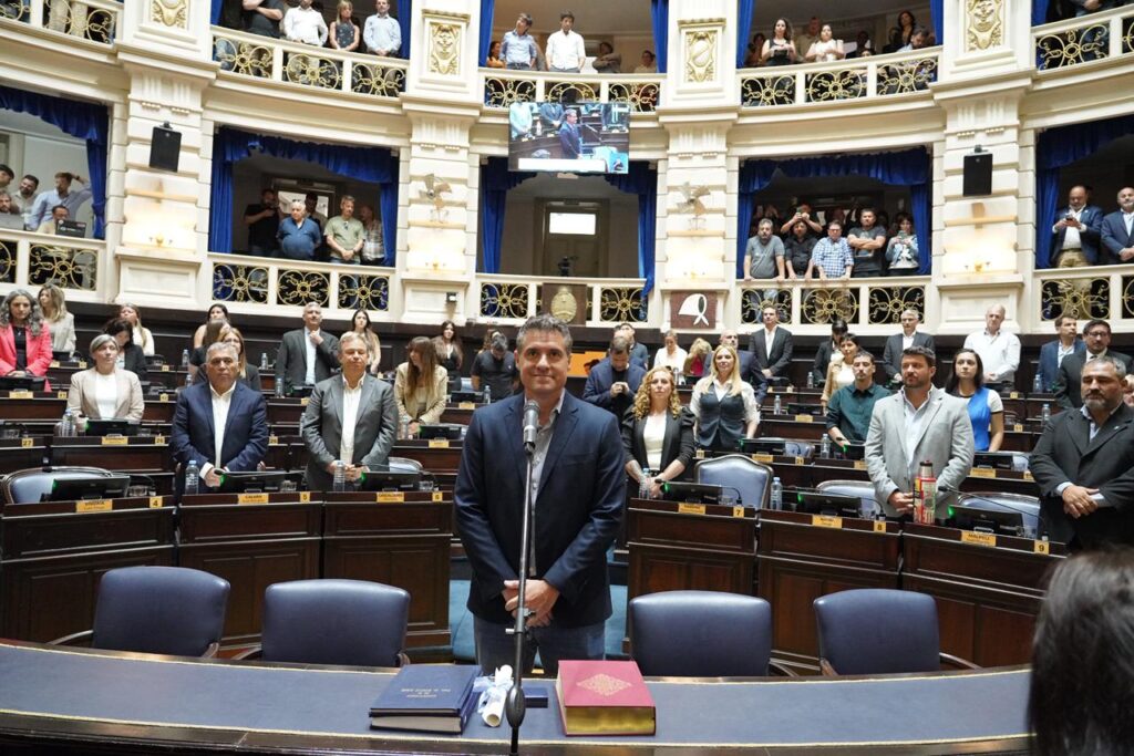 Diputados: el camporista José Rossi reemplazó a Gustavo Pulti en la bancada oficialista.