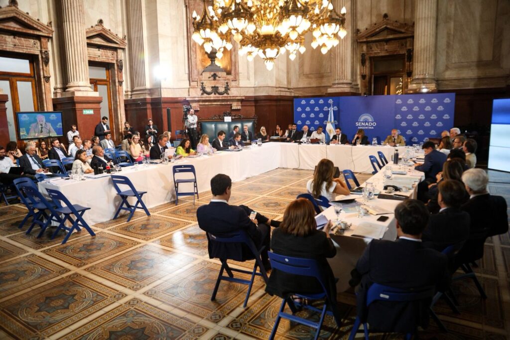 Los integrantes de la CGT expusieron en el Senado sobre el proyecto de reforma laboral, a la que tildaron de "inconstitucional".