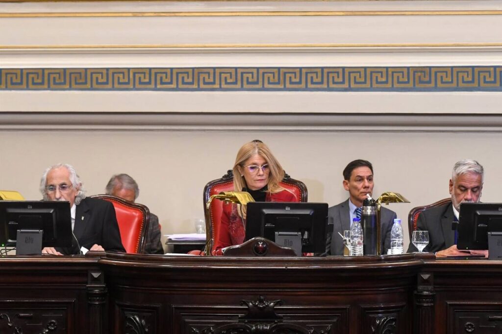 La interna del peronismo bonaerense impacta de lleno en el Senado y llegan reclamos del oficialismo para Magario.