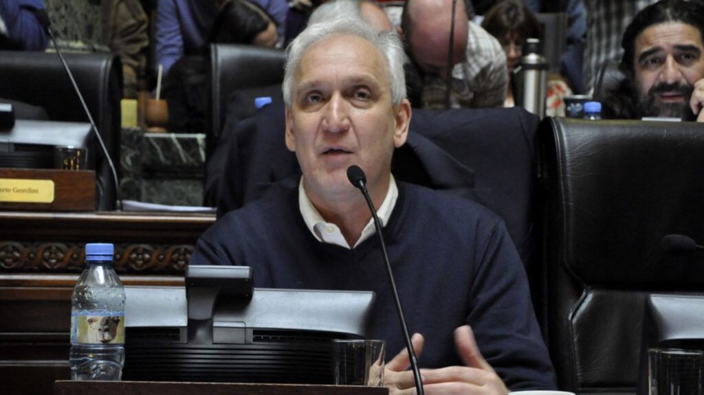 
Gabriel Fuks, el parlamentario de Unión por la Patria que denunció a Milei por la licitación del dragado de la Hidrovía. 