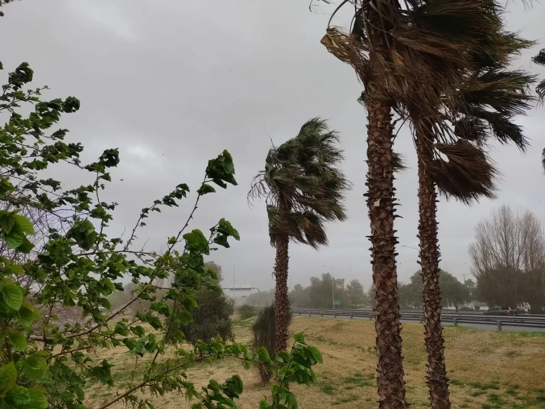 El Servicio Meteorológico Nacional emitió una alerta amarilla para el Sudoeste bonaerense y prevé fuertes tormentas que afectarán al menos 17 localidades.