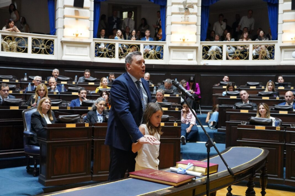 El diputado bonaerense de La Libertad Avanza, Maximiliano Bondarenko, debutó en la Legislatura con un pedido de informes para el Ministerio de Seguridad.