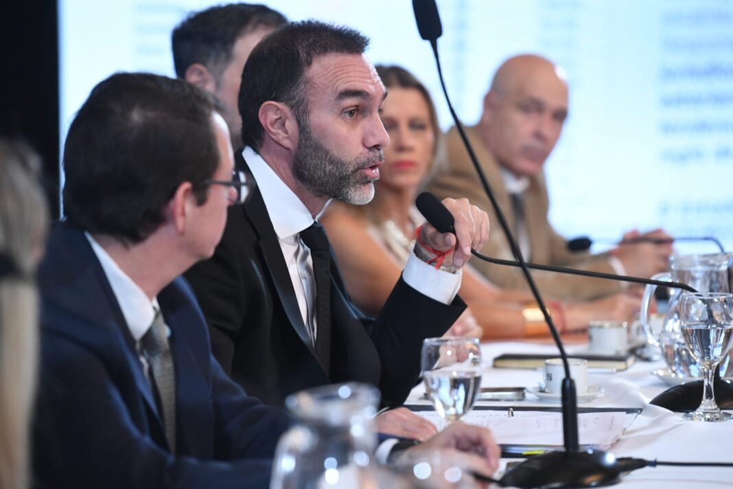 Sin cambios respecto a lo votado en Diputados, el oficialismo consiguió en el Senado dictamen de mayoría del Presupuesto 2026. Se debatirá el 26 de diciembre.