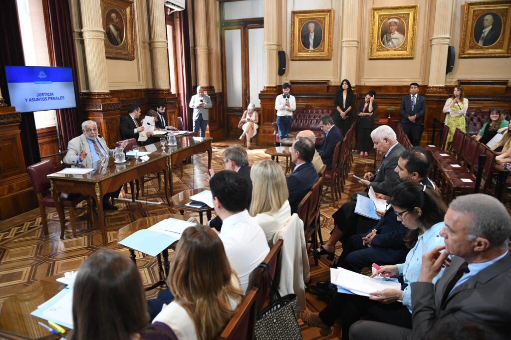 Además del Presupuesto 2026, el oficialismo logró dictaminar el proyecto de Inocencia Fiscal en la comisión de Justicia y Asuntos Penales del Senado.