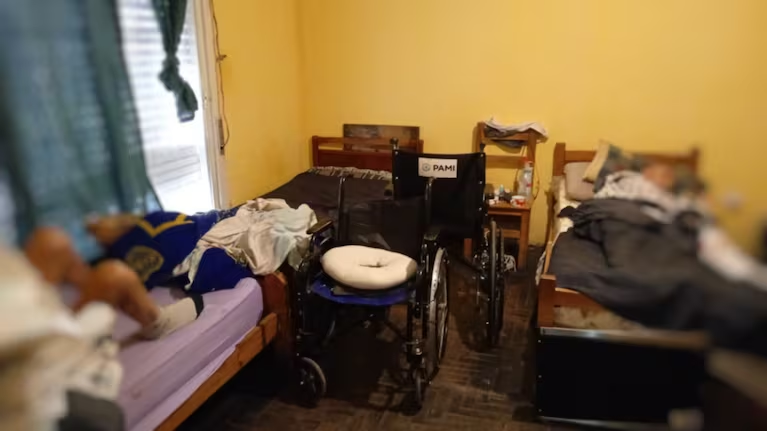 Uno de los geriátricos clandestinos clausurados en la ciudad de La Plata.