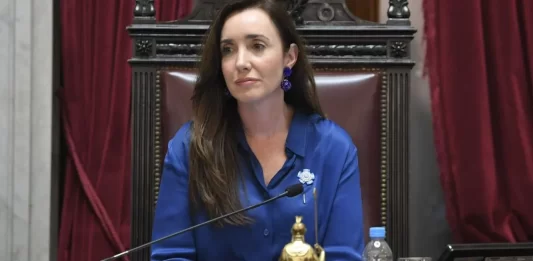 La titular de la Cámara de Senadores, Victoria Villarruel, firmó la convocatoria a la sesión extraordinaria para tratar el 26 de diciembre el Presupuesto 2026. El temario completo.