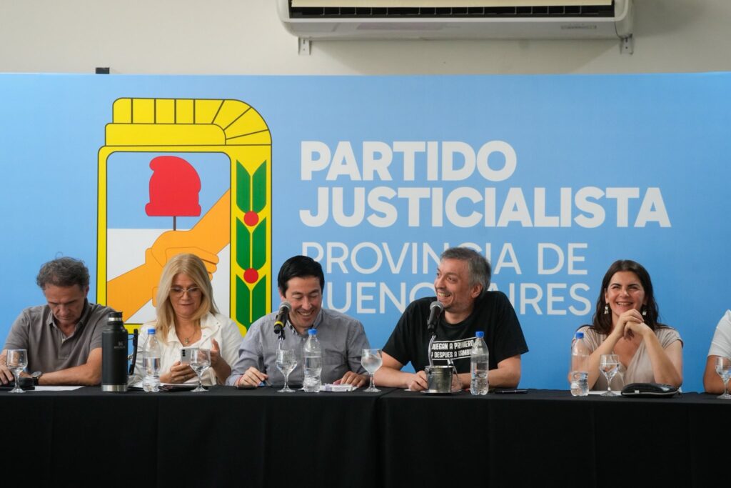 PJ bonaerense: tras varias horas de negociaciones, Máximo Kirchner acordó convocar a elecciones internas para el 15 de marzo.